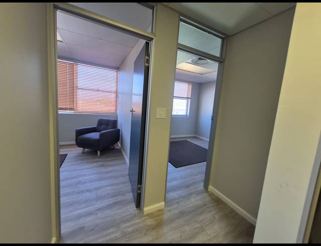 26M² OFFICE TO LET IN WYNBERG